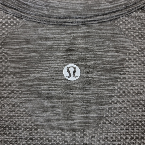 Lululemon metal vent tech henley - Picture 4 of 7
